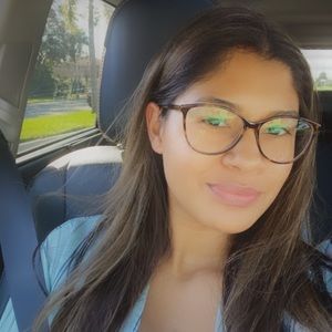 Meet your Posher, Stephanie